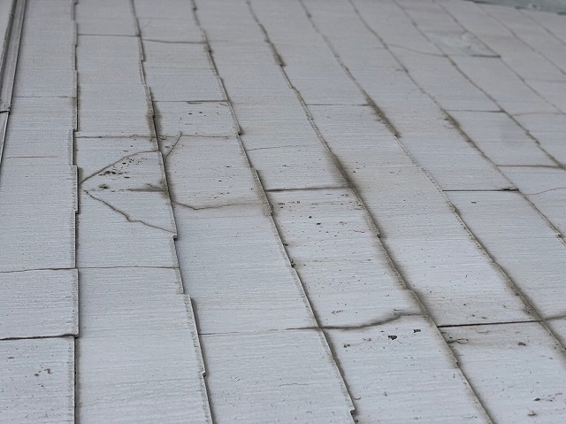 スレート屋根ひび割れ